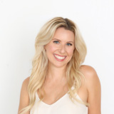 Headshot of Louisville Reiki practitioner Alison Papazois